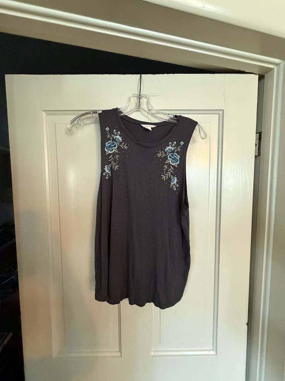 Aeropostale Charcoal Grey Sleeveless Muscle Tank Top with Floral Embroidery